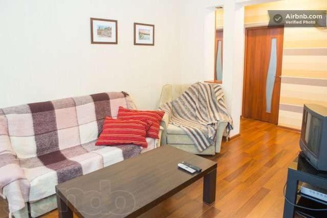 2-Х Комнатная На Подоле Appartement Kiev Buitenkant foto